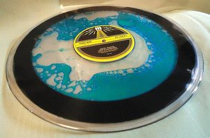 Sixteen Saltines (7" VINYL)