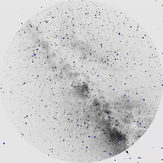 記一位井邊的樸拙少年