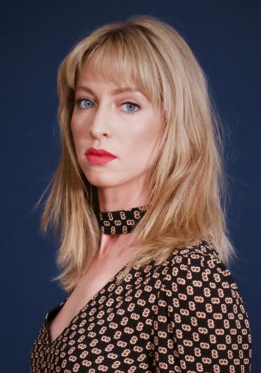 Julia Aks