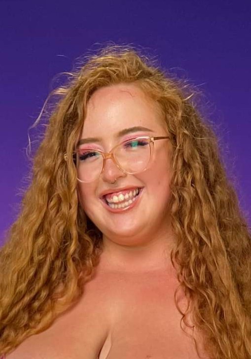 Gwen Adora