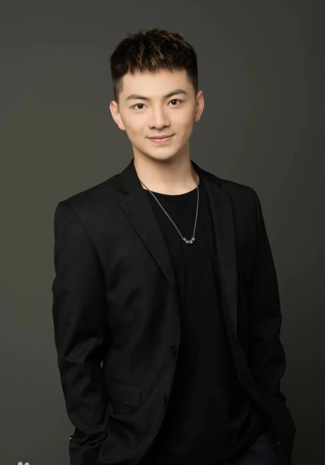 Tiezhu Wang