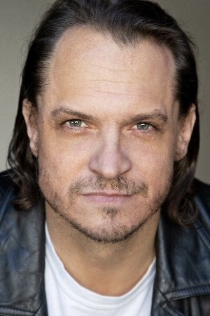 罗尼·吉恩·布莱文斯