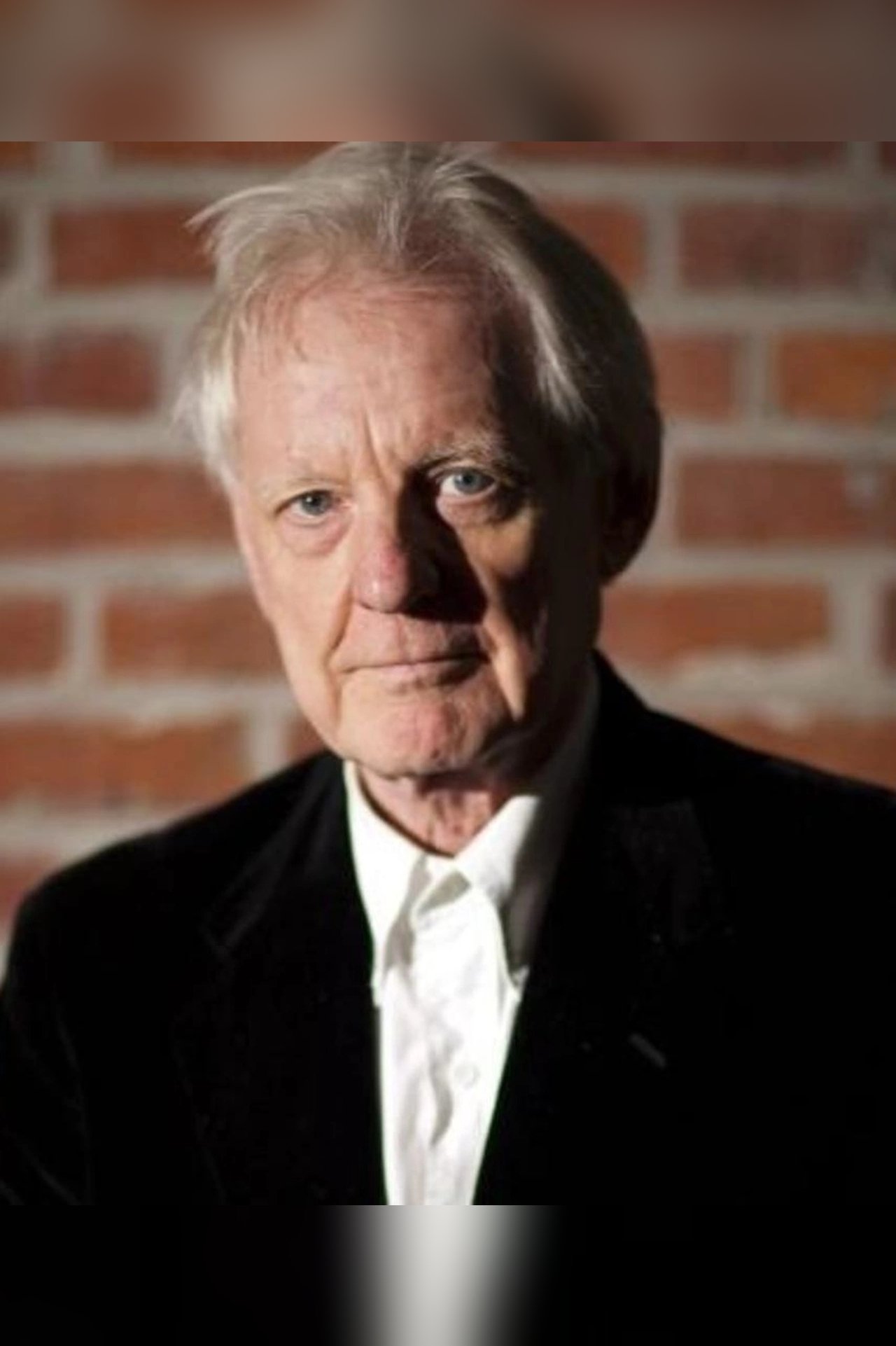 阿德里安·马本