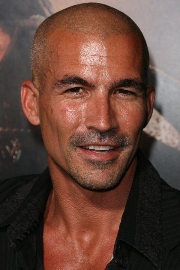 伊桑·曼尼奎斯