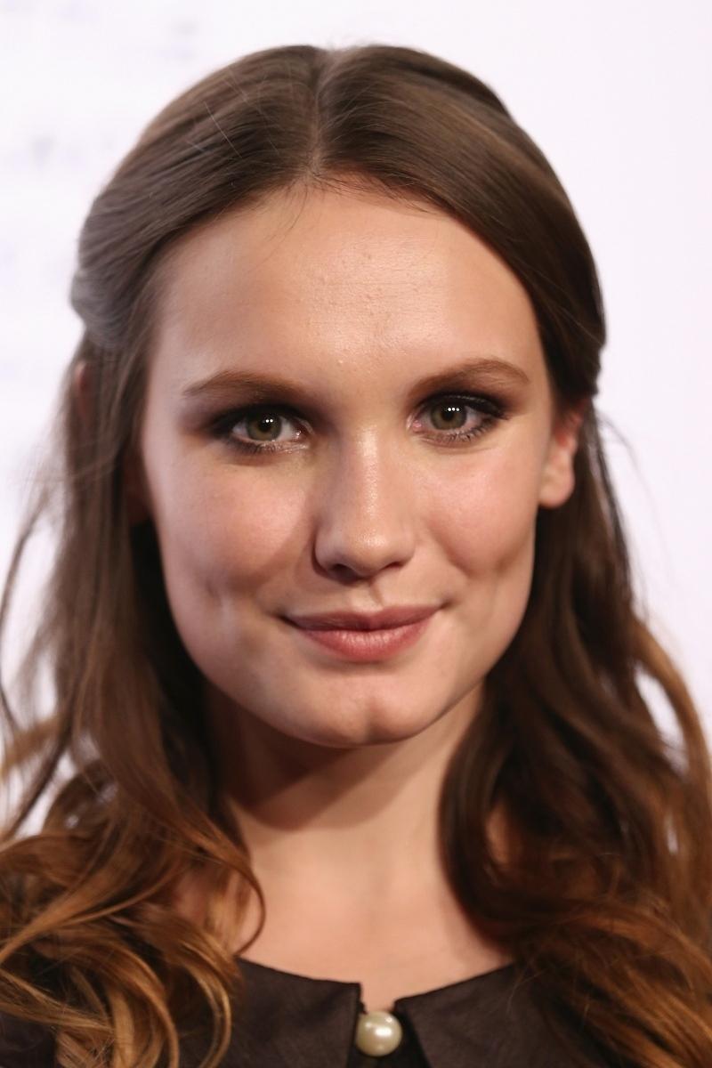 安娜·吉拉多特