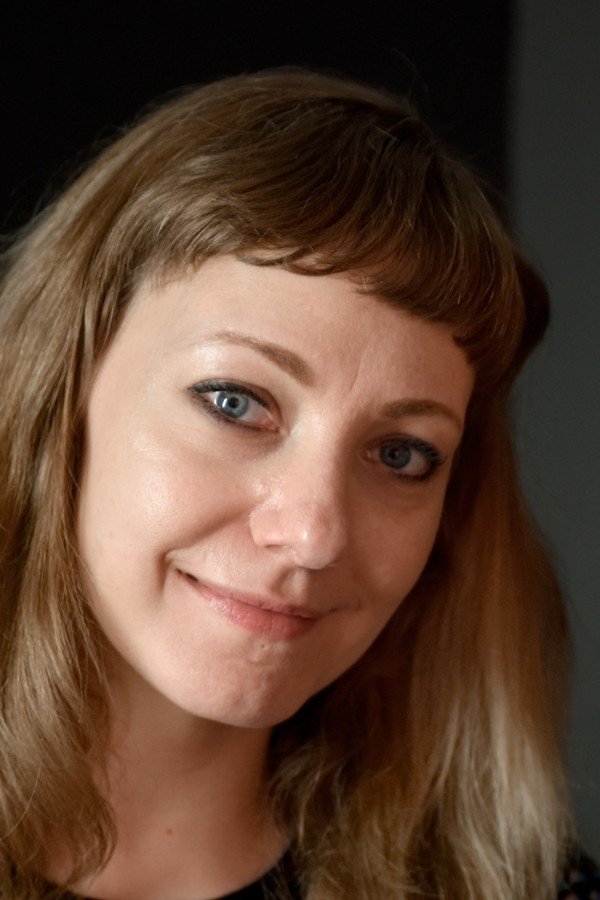 艾米丽·V·戈登