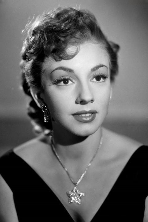 伊万杰丽娜·埃利桑多