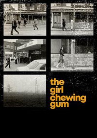 吃口香糖的女孩