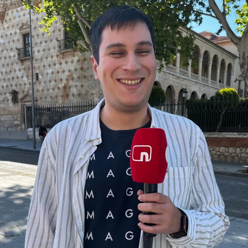Avatar for Alejandro Oviedo  🖤💜🇵🇸